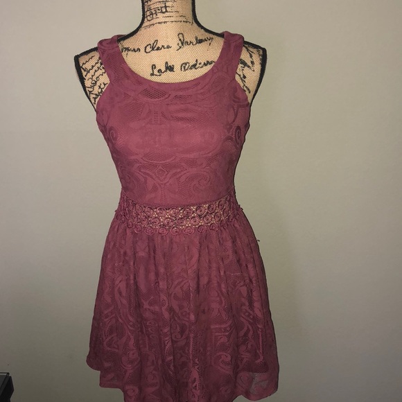 Charlotte Russe Dresses & Skirts - Beautiful Charlotte Russe lace dress size small